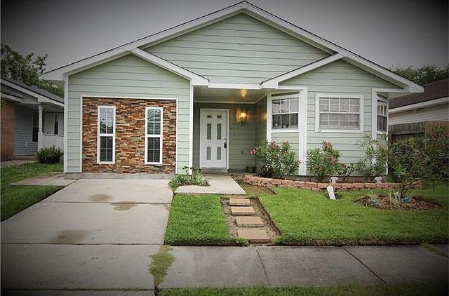 1st image of 3516 Meadow Park Ln