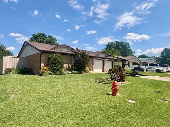 8300 S Drexel Pl, Oklahoma City, OK 73159