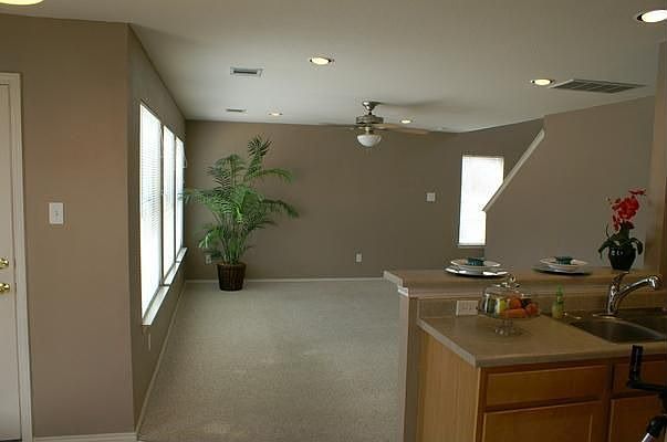 1st image of 2804 Winslow Dr
