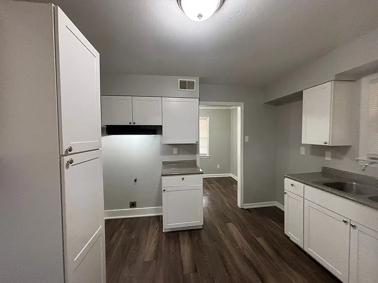 2370 Hillside Ave — Photo 11