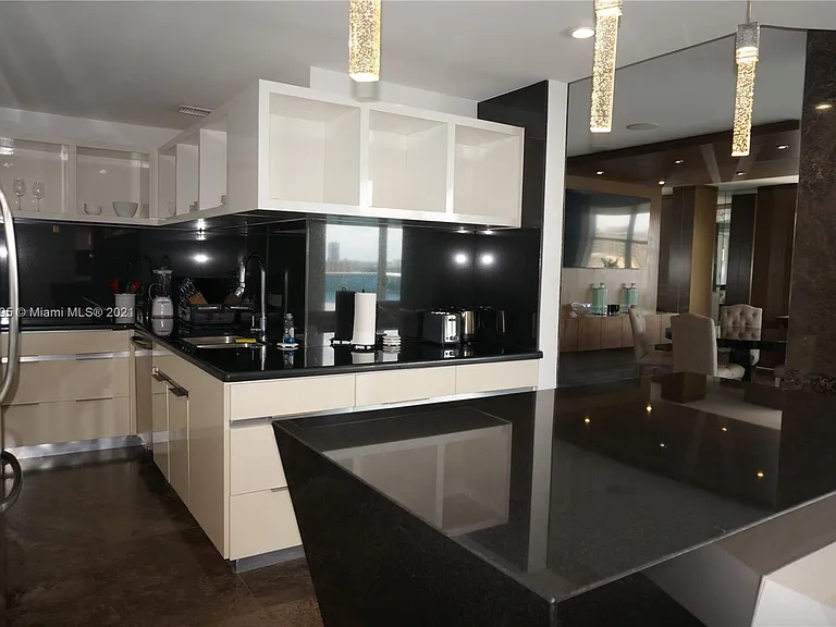 4001 S Ocean Dr #1 — Photo 6