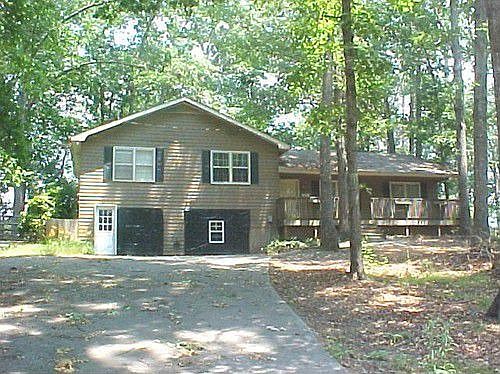1st image of 807 Vinson Ct
