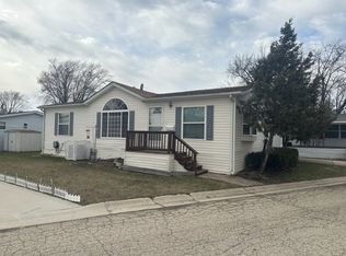 1074 Lakeview Rd, Elgin, IL 60123