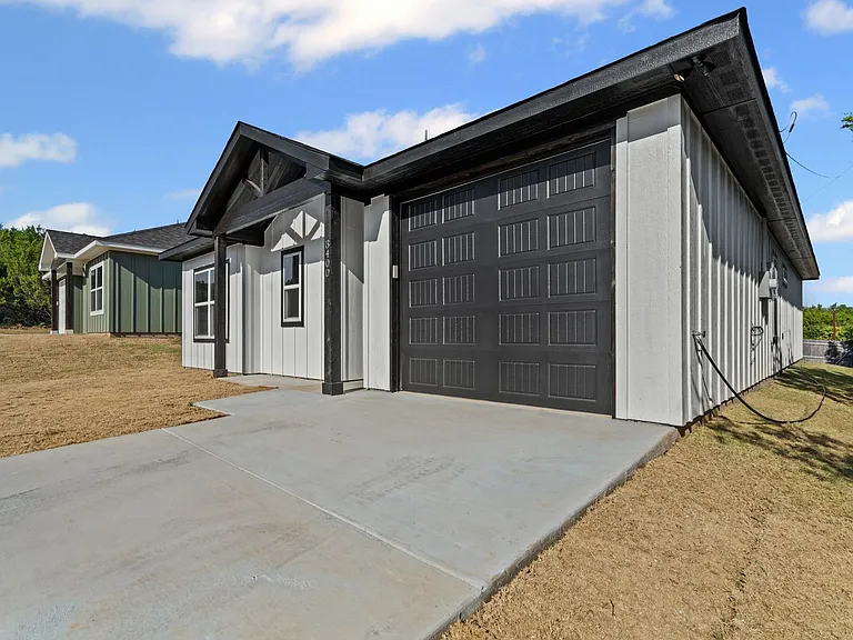 3400 Hilltop Rd — Photo 4