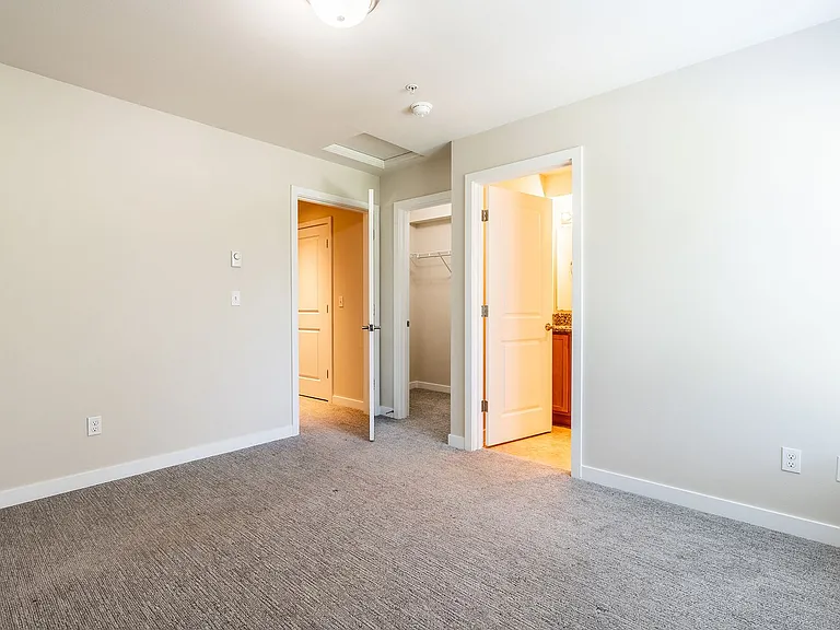 Modern 3 bedroom Townhomes with Garage — Photo 47