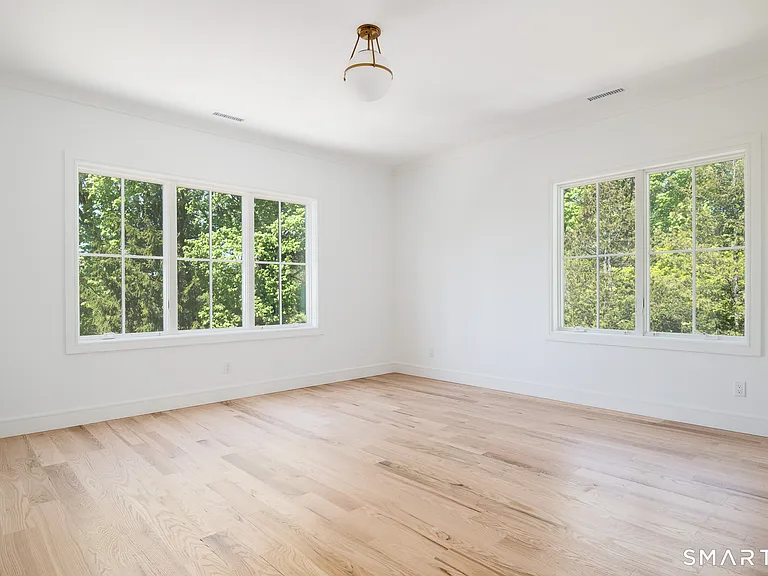 68 Dearfield Dr — Photo 29