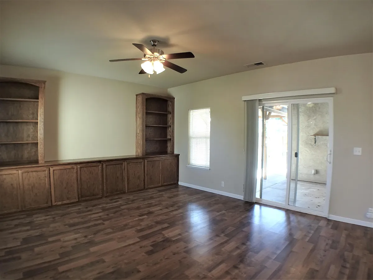 Building Photo - 573 Eaton Rd