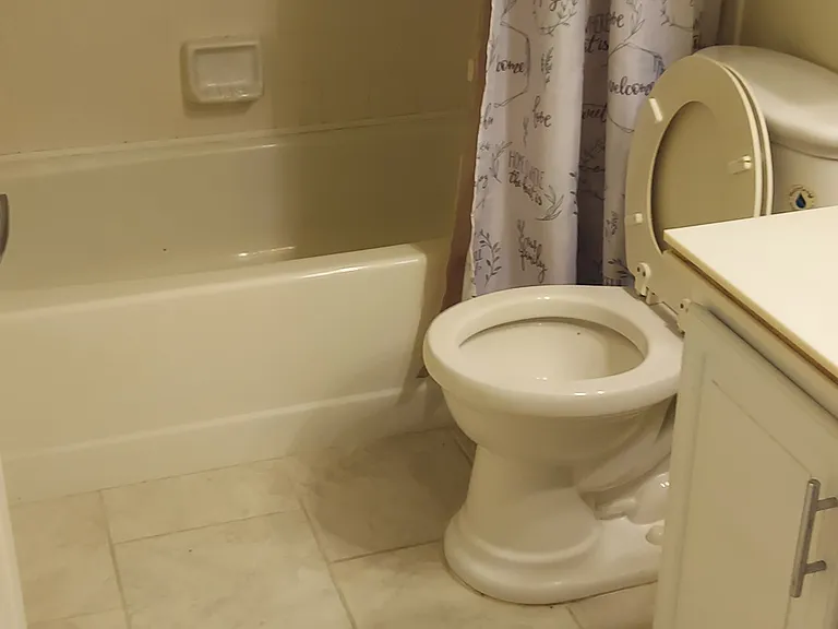 7430 Lake Breeze Dr — Photo 13