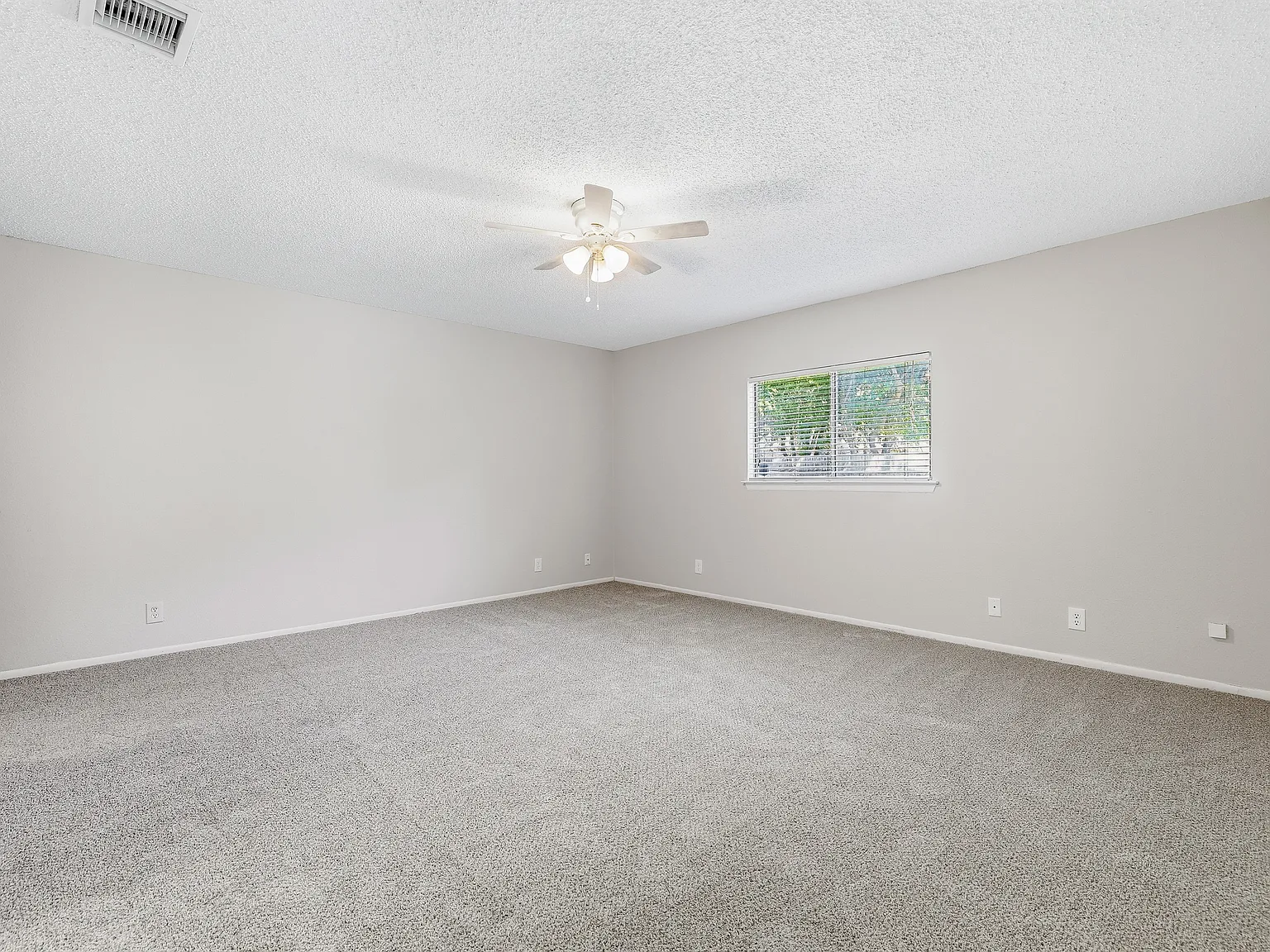 4 bed, 1720 sqft, $1,650 — Photo 4