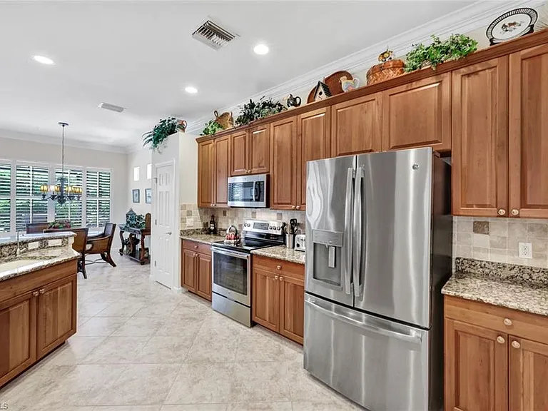 16208 Parque Ln — Photo 8