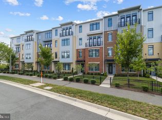 1012 Ribbon Limestone Ter SE, Leesburg, VA 20175