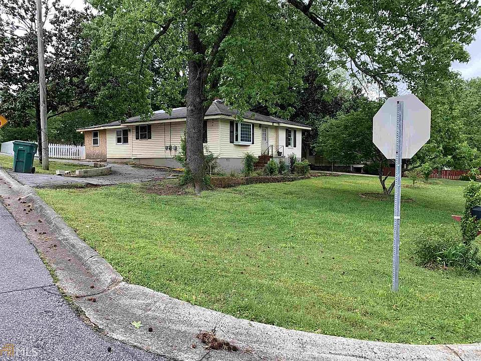 1st image of 990 McLinden Ave SE