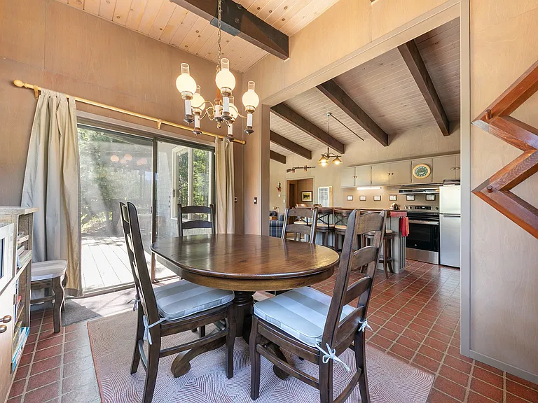 1284 Lanny Ln — Photo 8