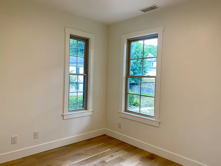240 Camp St #2 — Photo 11