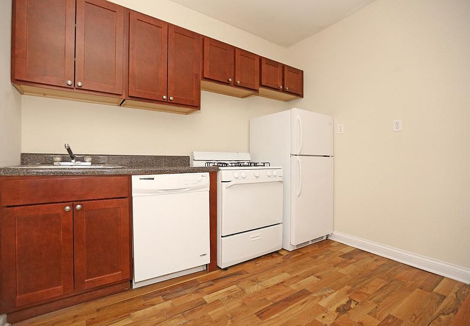 1st image of 3933 N Janssen Avenue # S1 Fl 1ST