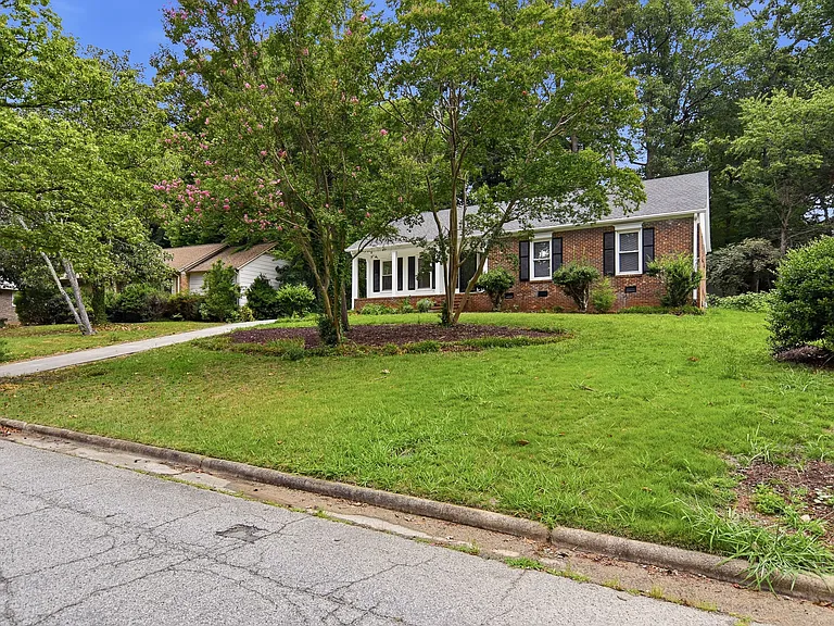207 Leland Dr — Photo 26
