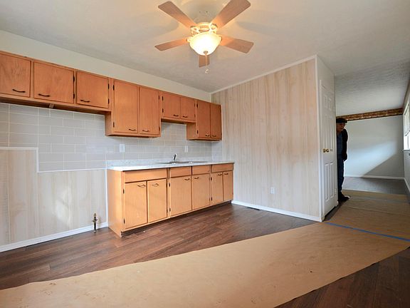 4th image of 3131 Parsons Ave
