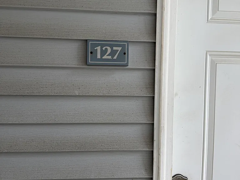 261 Simpson Ave #127 — Photo 2