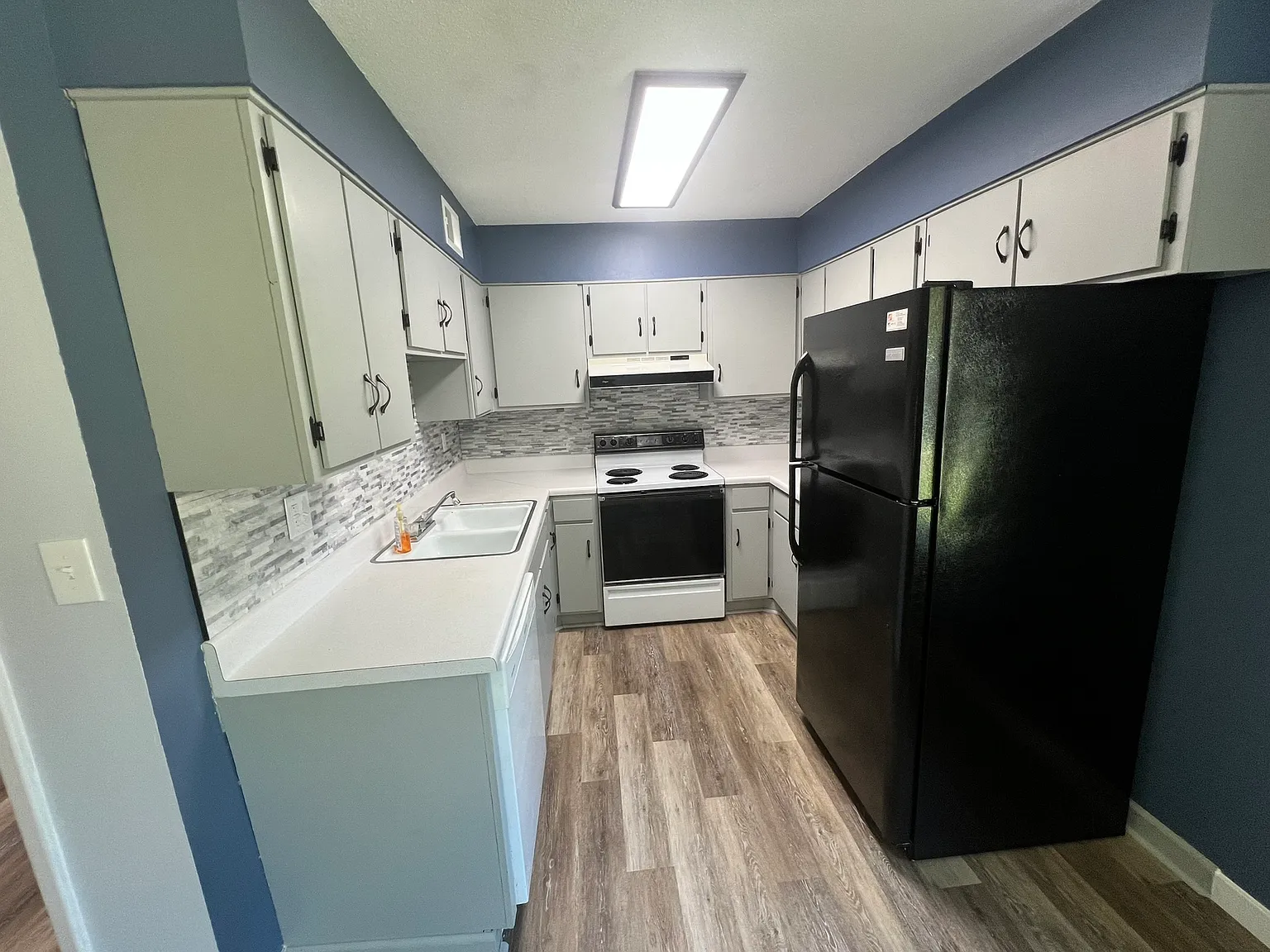 2 bed, 1141 sqft, $1,300 — Photo 2