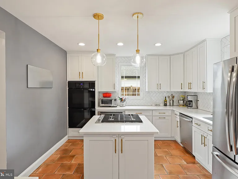 6915 Farragut Ave — Photo 10