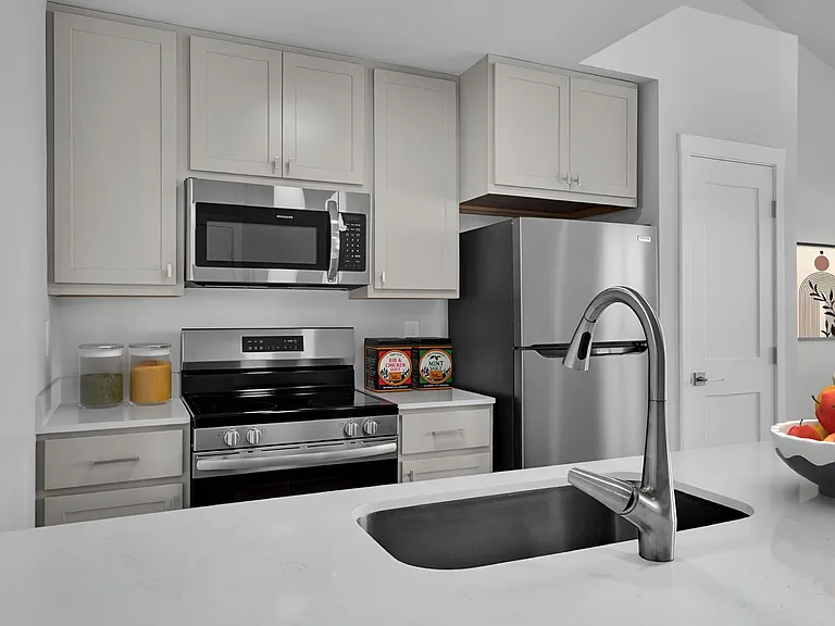 Springtree Apartments — Photo 37