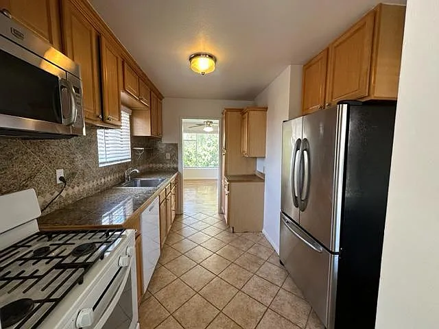 6474 Scimitar Dr — Photo 4