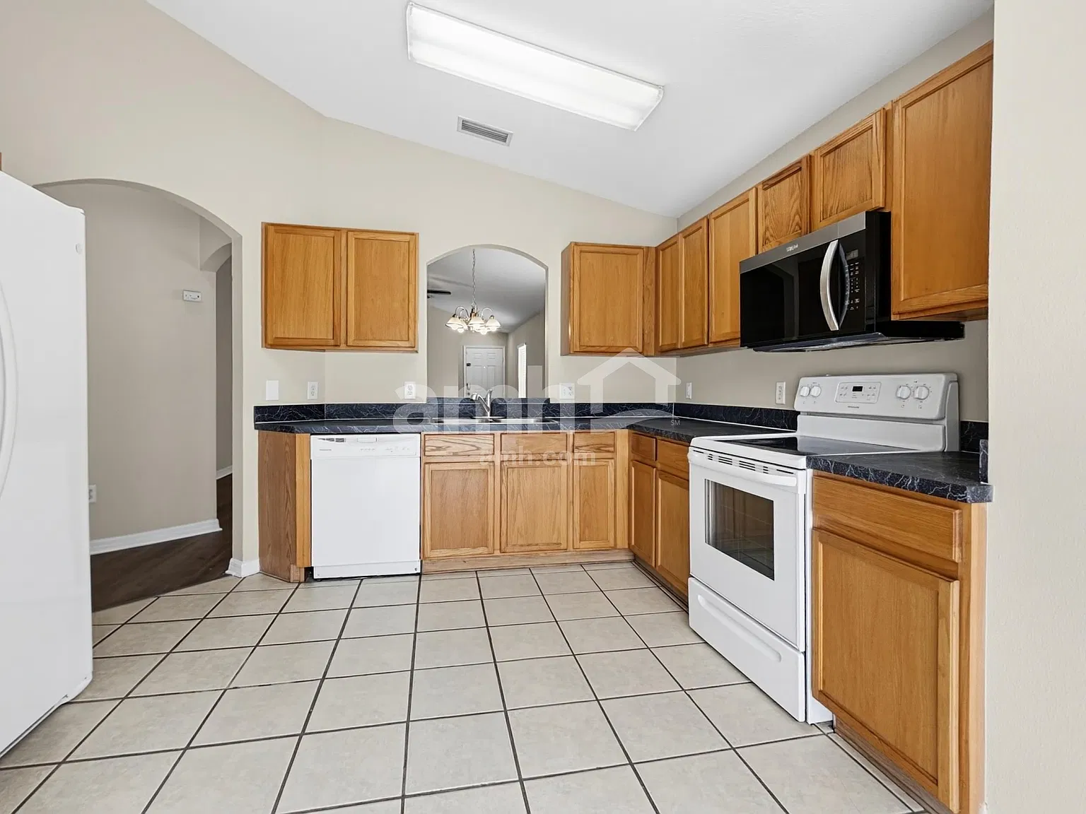 4 bed, 2.0 bath, 1505 sqft, $2,265 — Photo 3