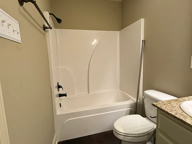 434 S Alexander Ave — Photo 14