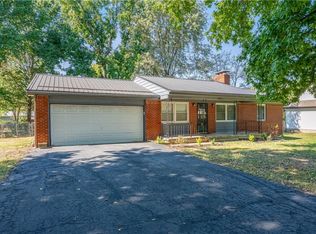 423 Olive St, Windsor, MO 65360