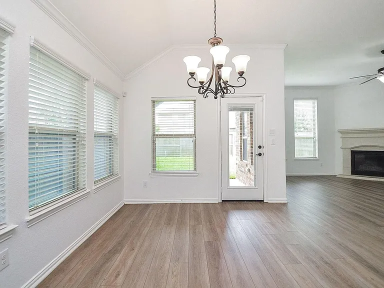 14806 Raleighs Meadow Ct — Photo 5