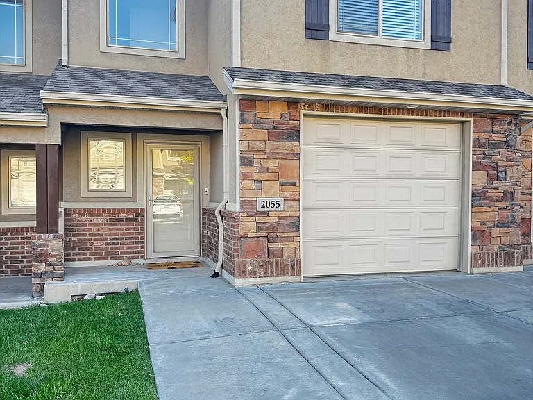 2055 Evans Cove Loop — Photo 2