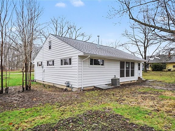 4th image of 6321 Barton Rd