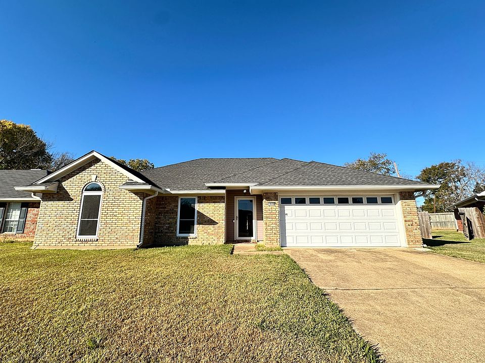 1st image of 1424 Winchester Dr
