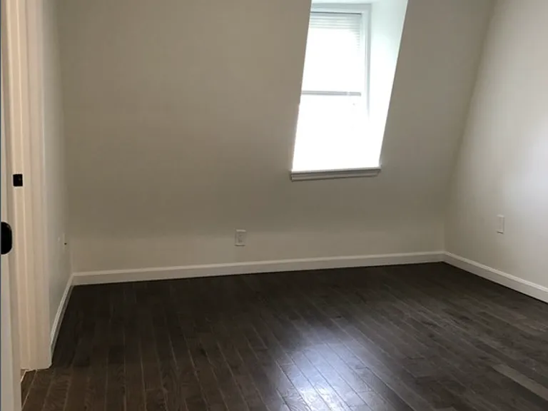 92 Lexington St #3 — Photo 5