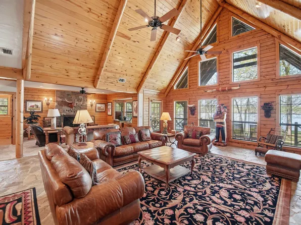 1705 Panther Creek Pass, Mount Vernon, TX 75457