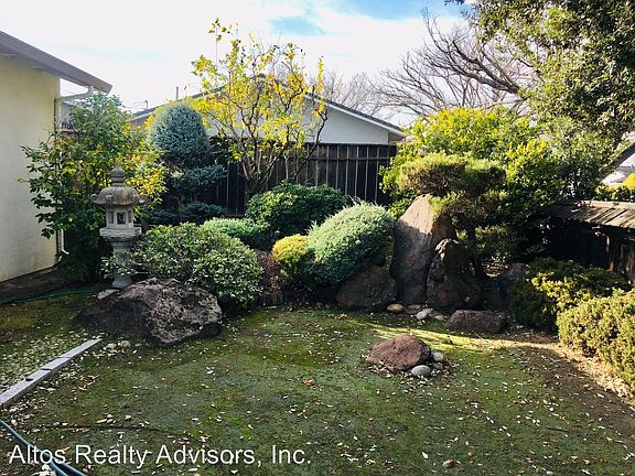 3rd image of 6388 Wisteria Way