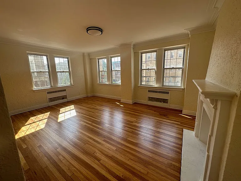 New King Edward Apartments — Photo 282