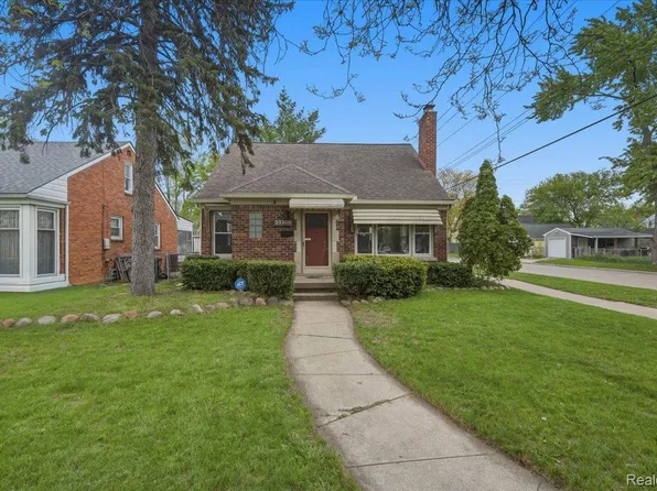 23200 Forest St, Oak Park, MI 48237