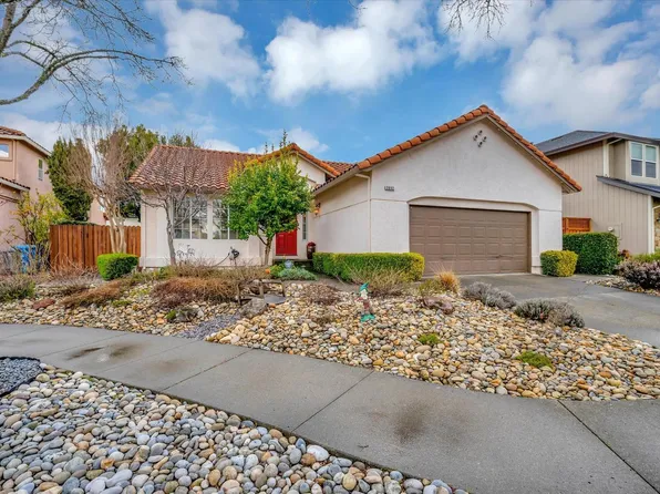2052 Crave Court, Santa Rosa, CA 95403
