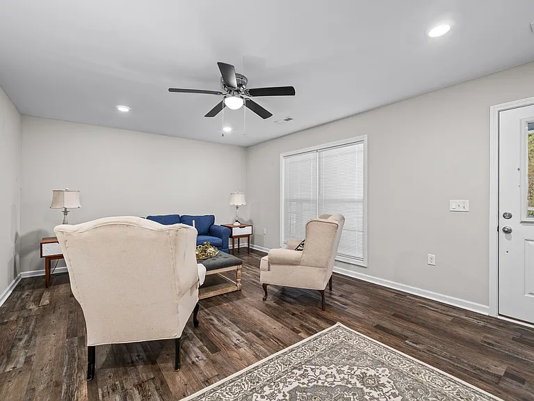 1612 Bobby Nichols Dr — Photo 2