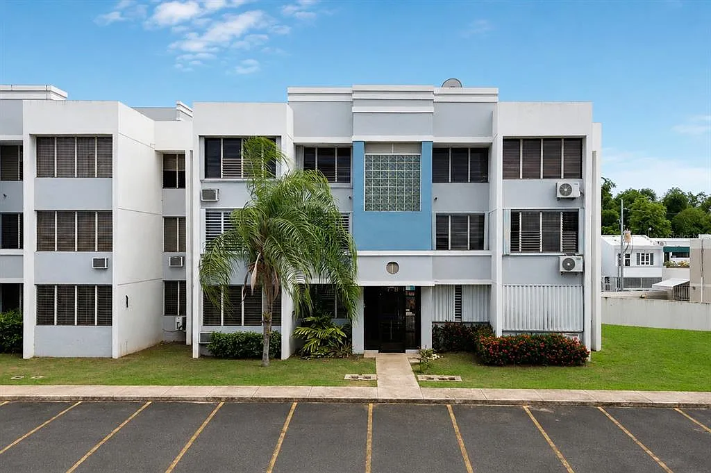 3 bed, 2.0 bath, 1380 sqft, $2,250 — Photo 1