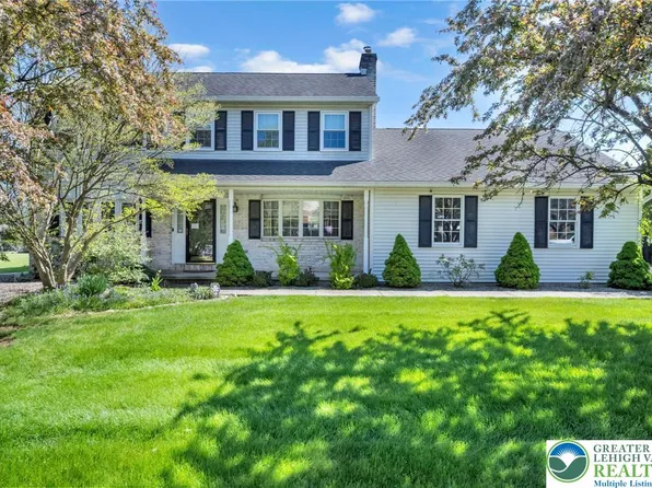 315 Hillview Dr, Nazareth, PA 18064