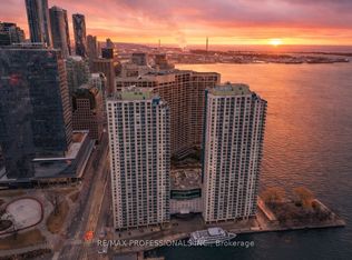 77 Harbour Sq #3703, Toronto, ON M5J 2S2