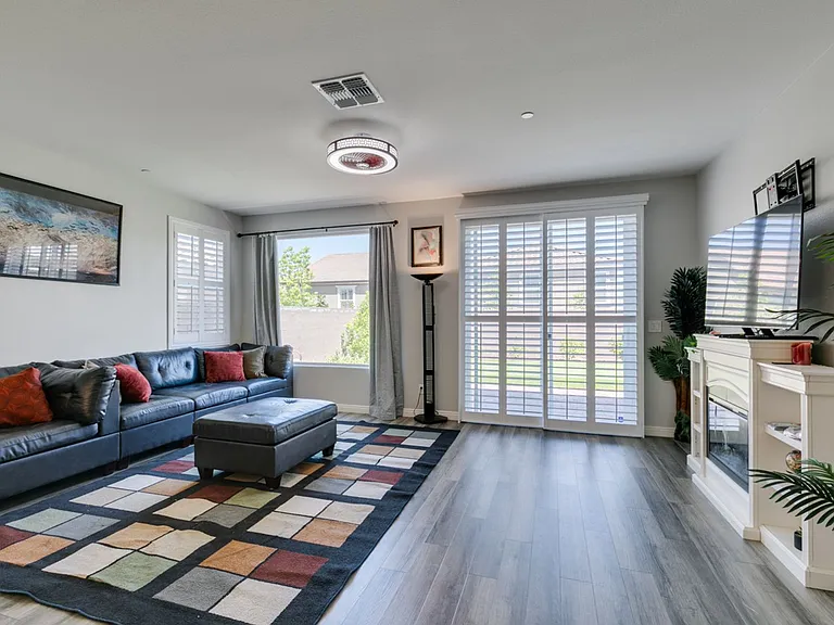 3496 Calentina Ave — Photo 3