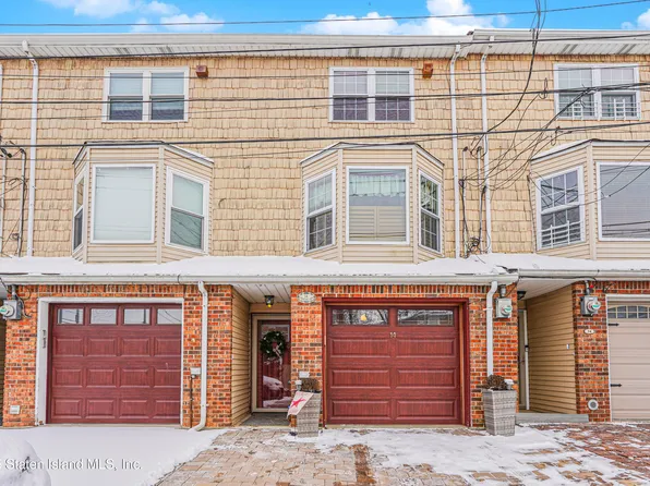14 Francine Ln, Staten Island, NY 10314