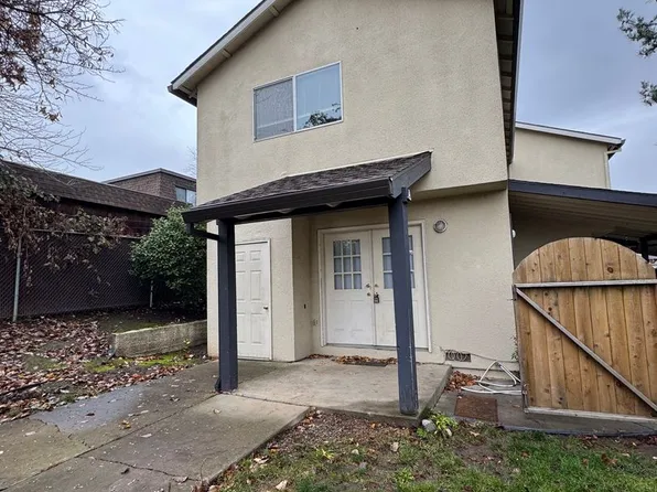 M2039, 2039 Campus Dr APT A, Medford, OR 97504