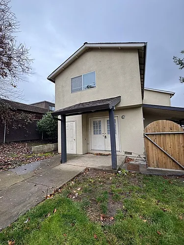 2039 Campus Dr Photo 1