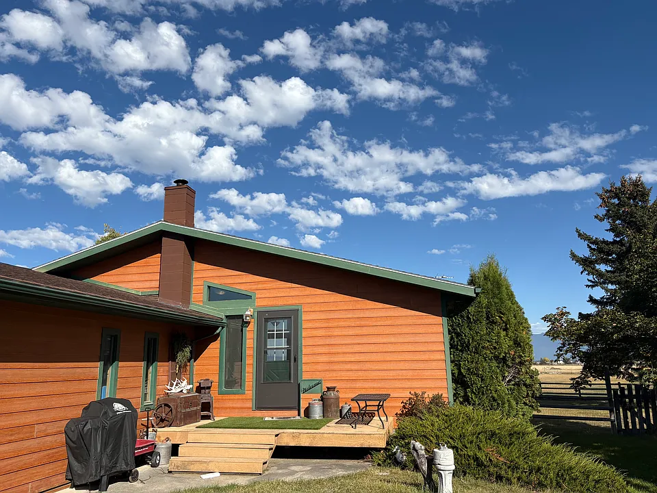 145 W Valley Acres