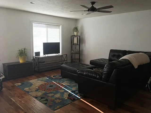 2 bed, 750 sqft, $2,800 — Photo 3
