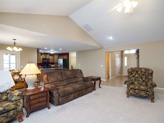 9132 Sunriver Court, New Haven, IN 46774